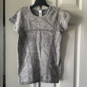 Ivivva grey, short sleeve shirt; size 10